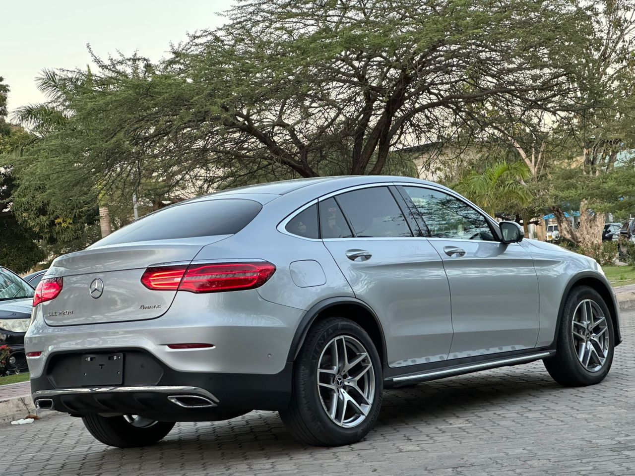 Mercedes Benz thumbnail 5
